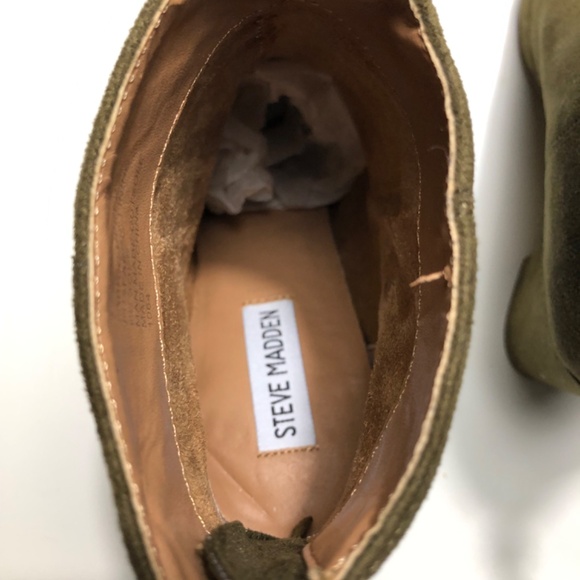 Steve Madden suede ankle boots with back zipper - Picture 3 of 5
